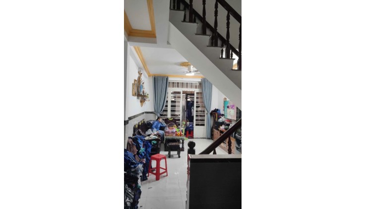 Chủ Ngộp Bank!!!Bán Gấp!!Chỉ còn 5,95 tỷ, Nhà 2 tầng 103m2 SHR, Hẻm Ô tô tránh nhau. 1/ Nguyễn Văn Quá. Chỉ vài bước chân ra mặt tiền